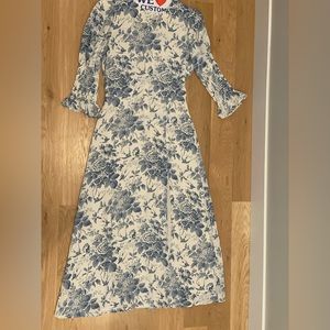 Reformation Carolina dress size 4 in pompadour.